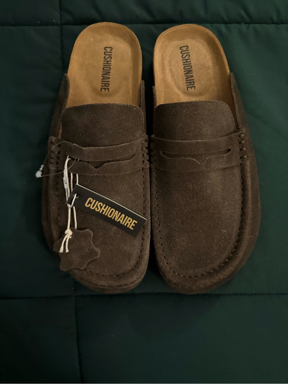 Cushionaire “Zola” Women’s Suede Clog in Genuine Leather *** NWT